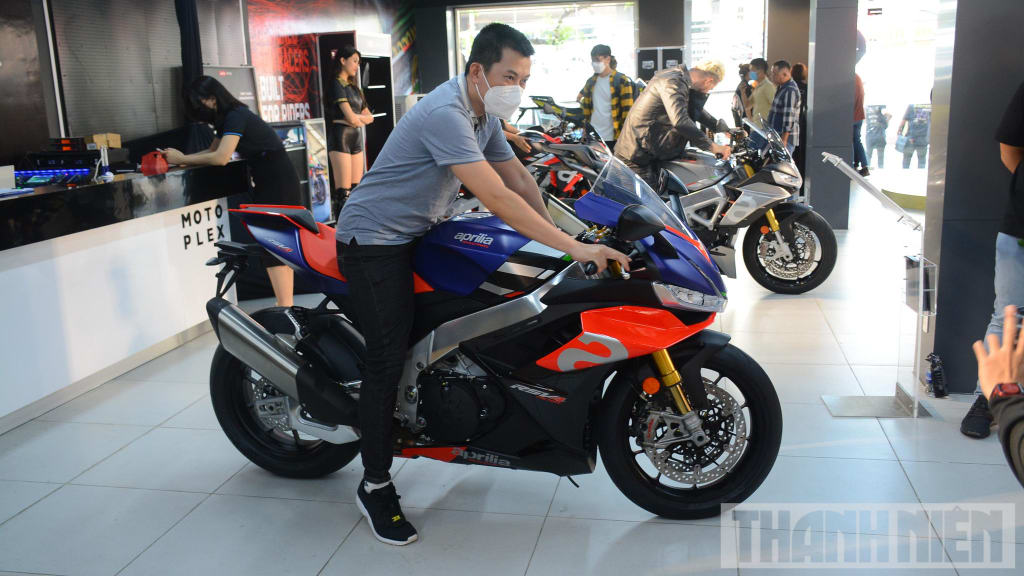 moto-guzzi-aprilia-ra-mat-thi-truong-viet-nam-gia-ban-ngang-oto-hang-a-5